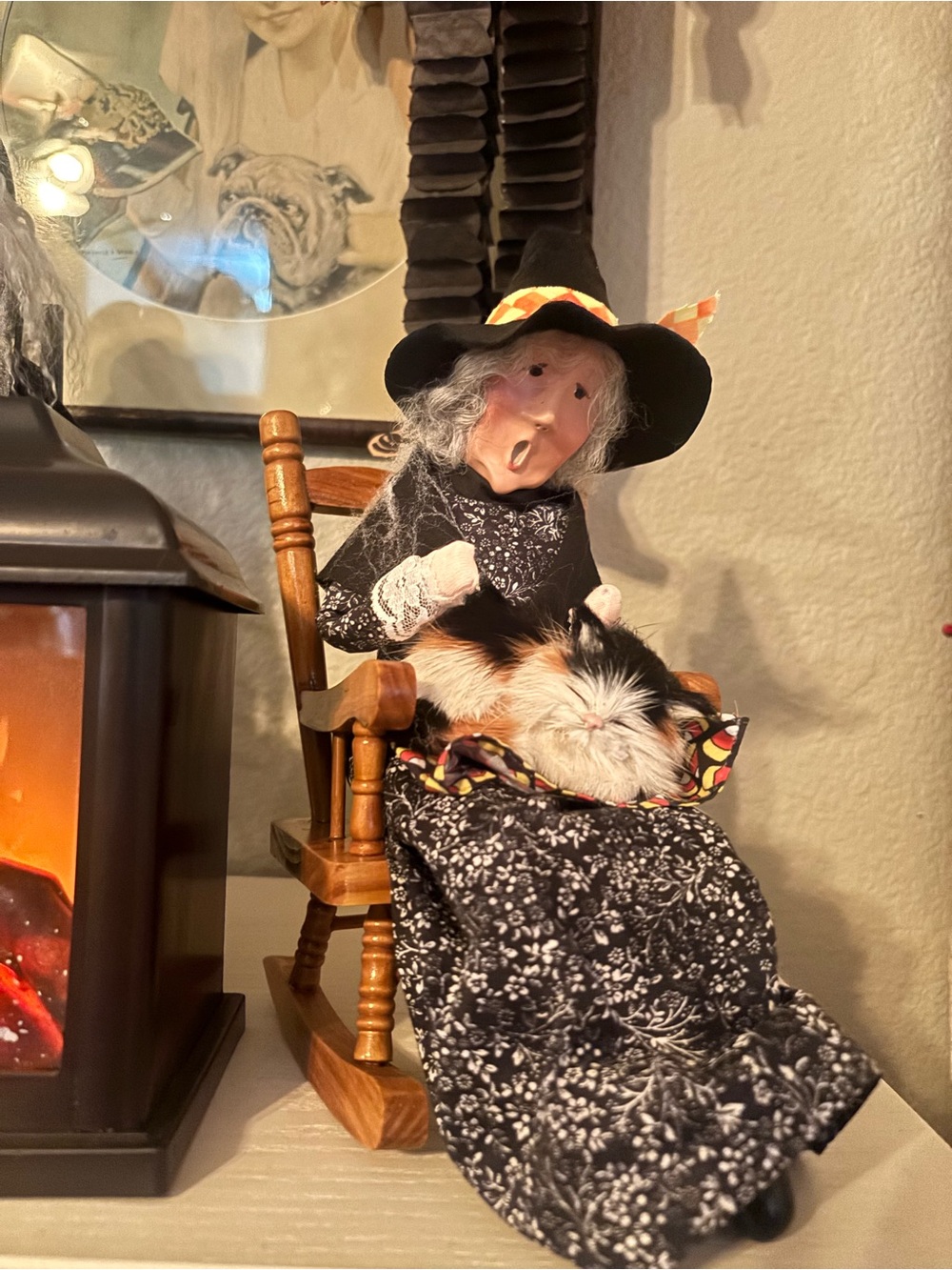 Byers Choice Caroler Halloween Witch with Cat in Rocking Chair 2008 no book